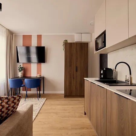 Апартаменты Wilda Parkside Boutique With Ac By Downtown